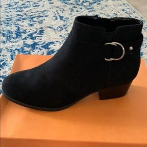 NWT Black booties! Size 8